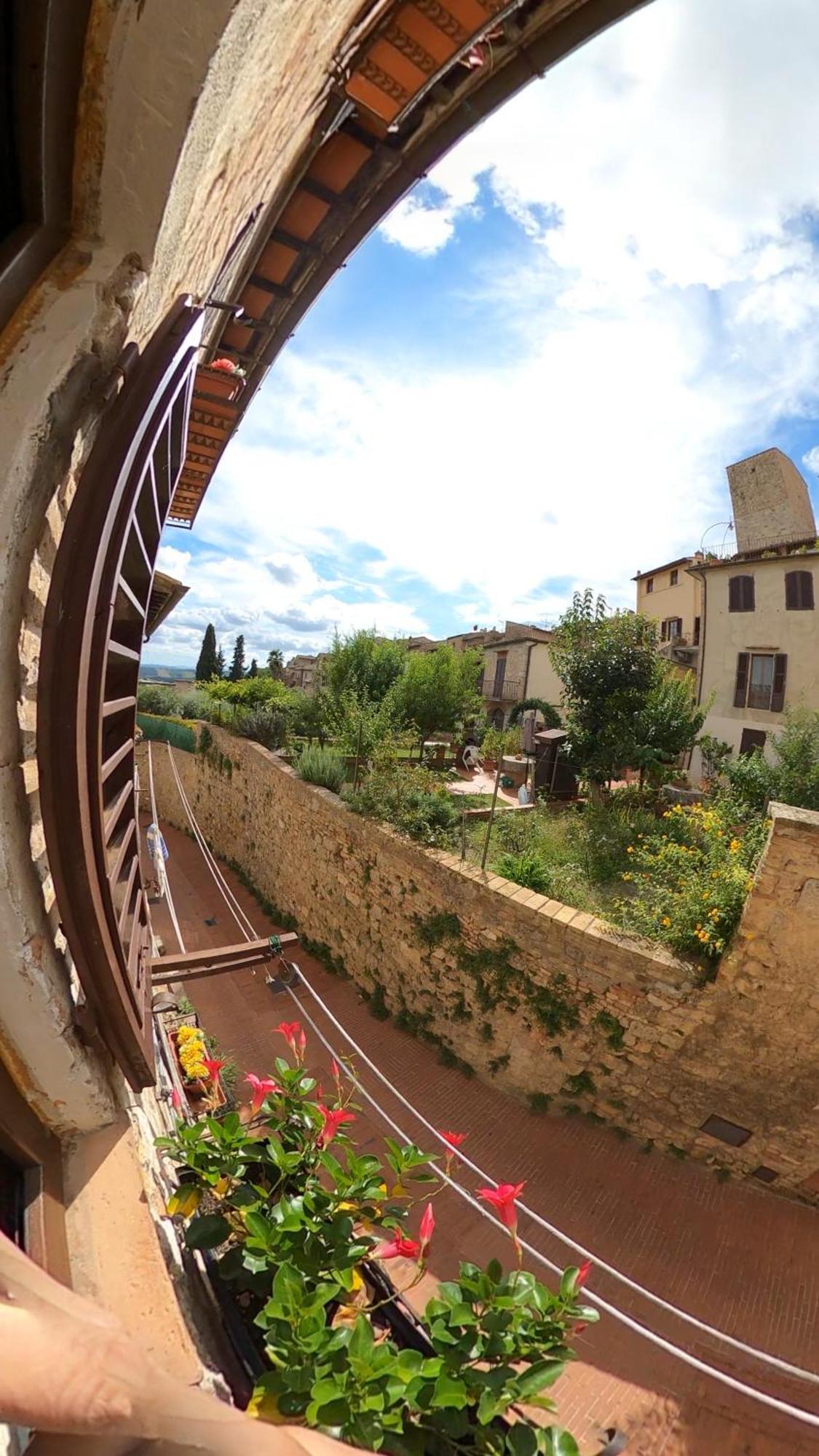Apartamento Casa Nel Centro Storico San Gimignano Exterior foto